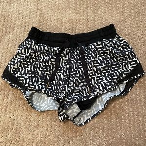Lulu lemon Hotty Hot shorts with tie, patterned